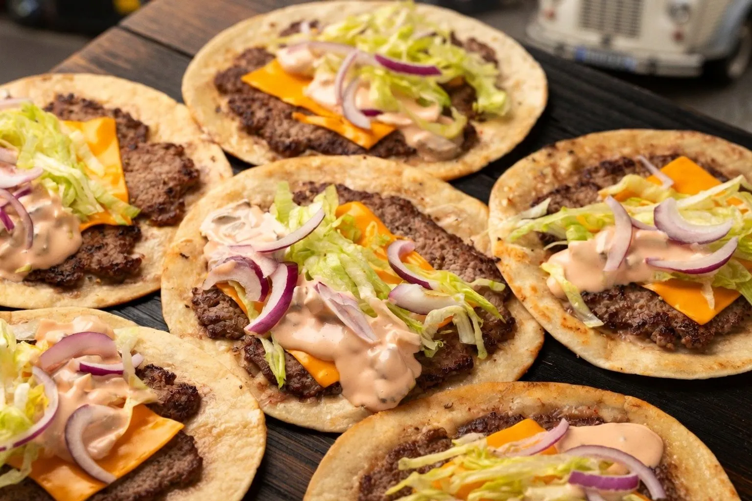 Le Burgertaco : pourquoi ce format hybride inspire les food trucks