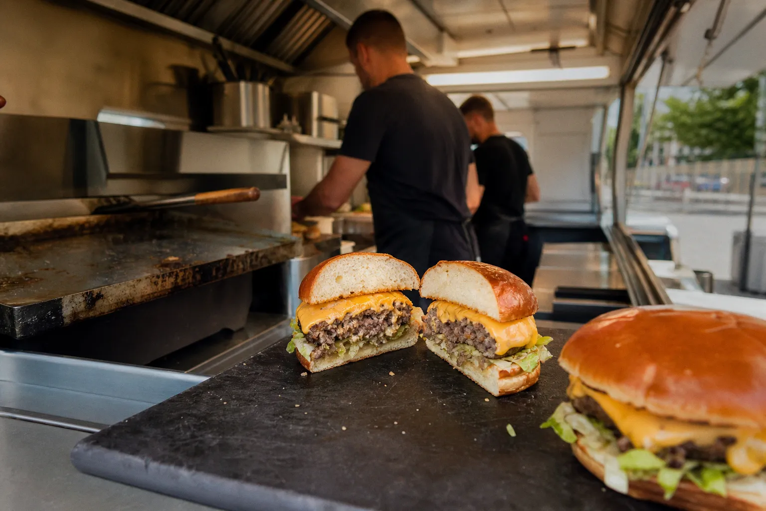 Optimiser la production de smash burgers en food truck : méthode et rentabilité