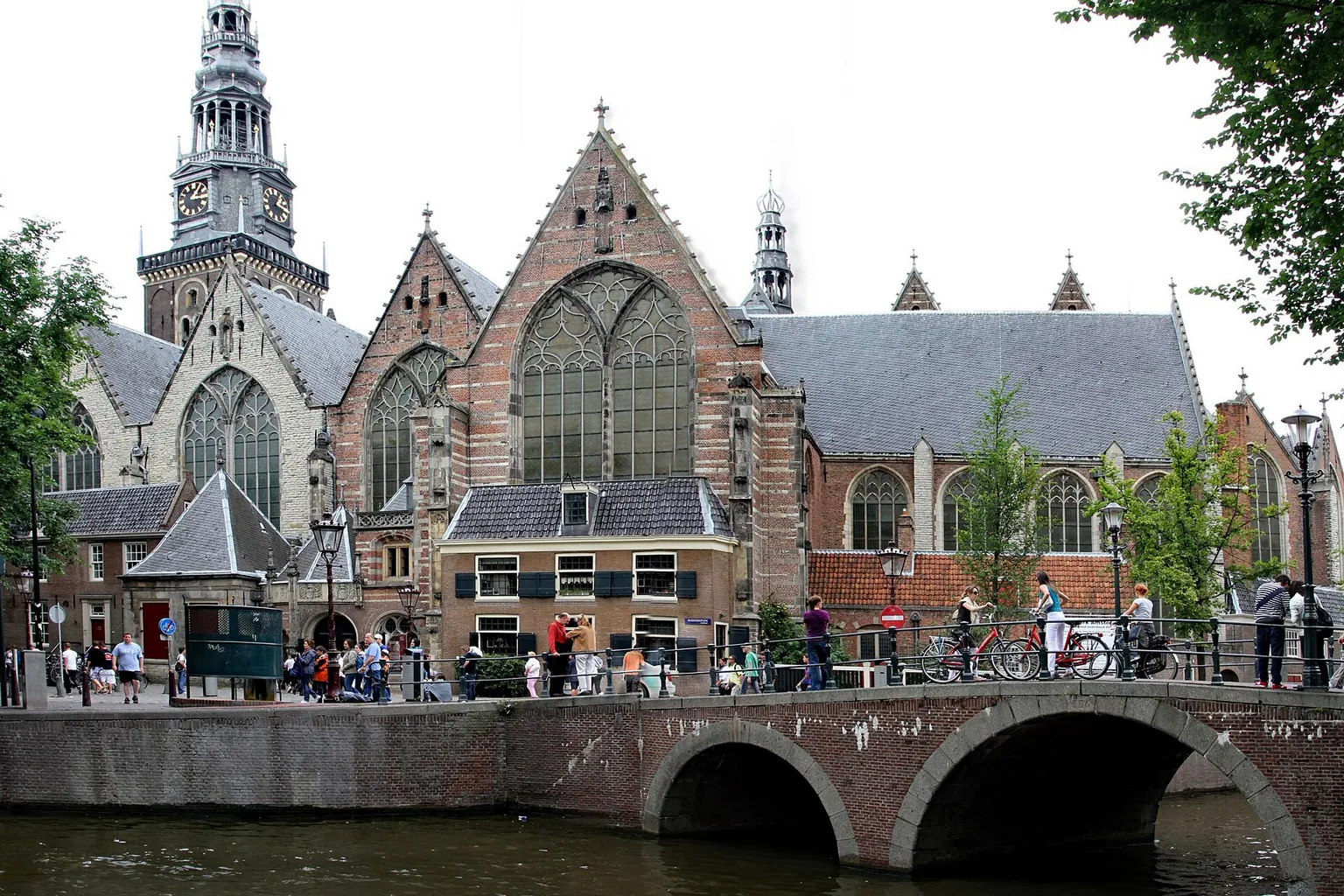 Oude Kerk horaires : éviter les pièges pour une visite sereine