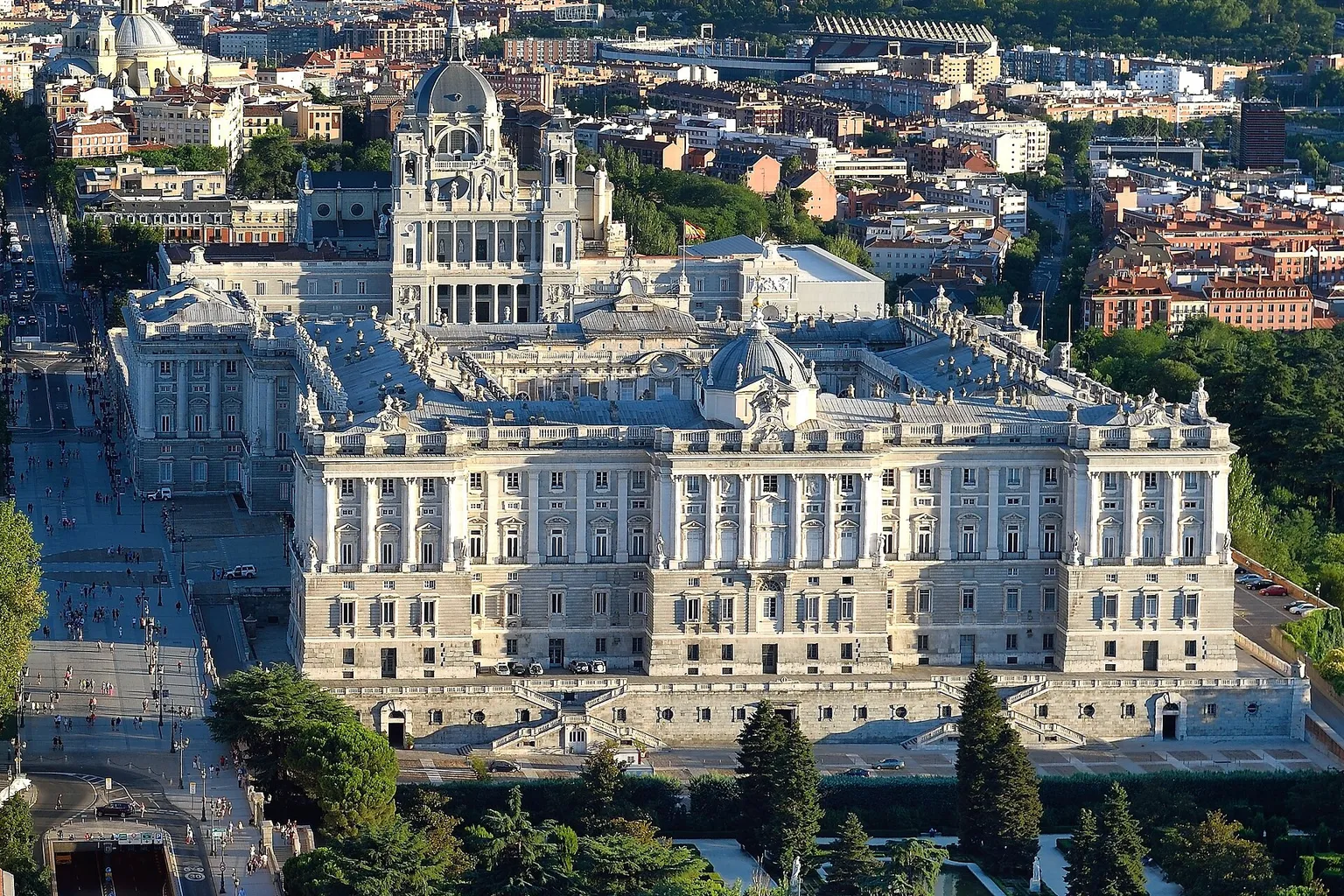 Palais royal de Madrid tarifs : le choix du billet gratuit