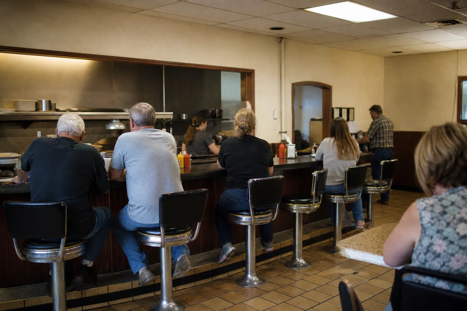 This Unassuming Missouri Burger Joint Has Been Serving Outstanding Burgers For Decades